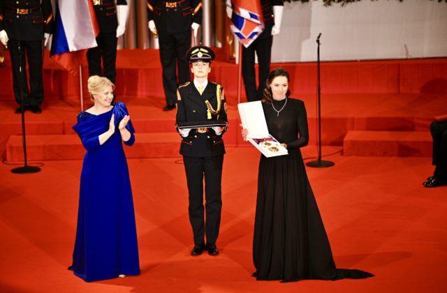 Čaputová udelila štátne vyznamenania 33 osobnostiam, sú medzi nimi aj Vlhová, biskup Malý a novinár (foto)