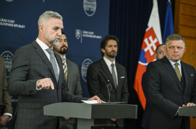 Gašpar podal trestné oznámenie pre návrh na stíhanie Kanderu, účelové bolo vraj aj uznesenie voči Santusovej (video)