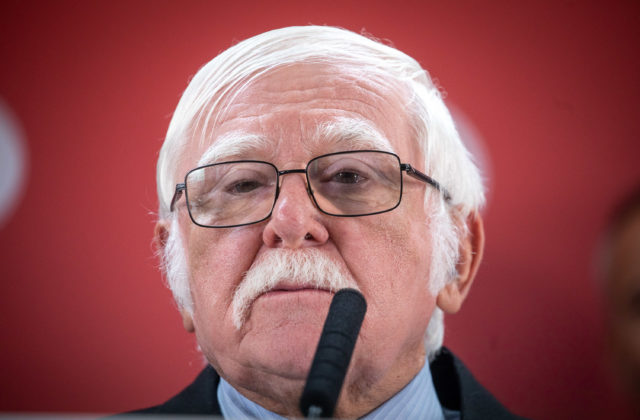 Jednota dôchodcov tvrdo skritizovala rozpočtovú radu, jej šéf vraj berie 14-tisíc eur mesačne a pritom poukazuje na vysoké dôchodky