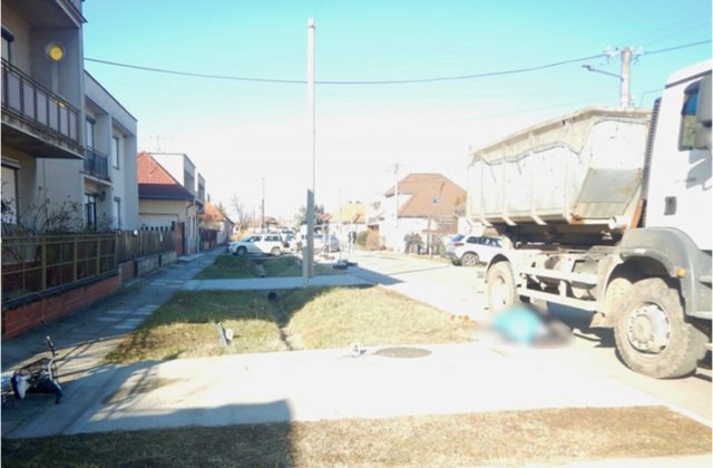 Nákladné auto zachytilo na ceste chodca, 68-ročný muž zraneniam na mieste podľahol