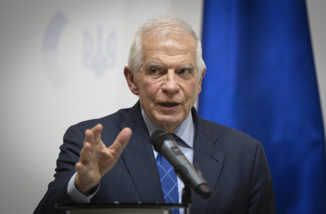 Únia plánuje do konca roka Ukrajine dodať 1,155 milióna kusov munície, tvrdí šéf európskej diplomacie Borrell