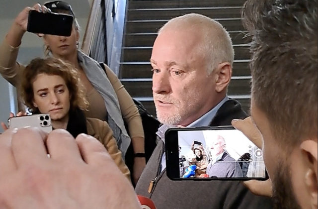 Bývalý inštruktor si zvyšok trestu za postrelenie študentky odpyká doma, rozhodnutie je právoplatné