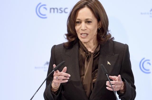 Spojené štáty nemôžu poľaviť v podpore demokracie a multilateralizmu, vyhlásila viceprezidentka USA Kamala Harris