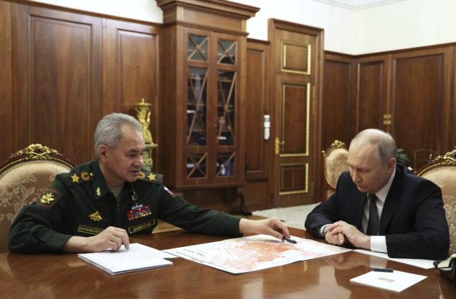 Naša pozícia je celkom jasná a transparentná, hovorí Putin o jadrových zbraniach vo vesmíre