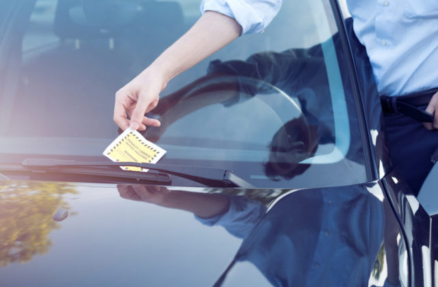 Mestská polícia v Kežmarku upozorňuje na falošné pokuty