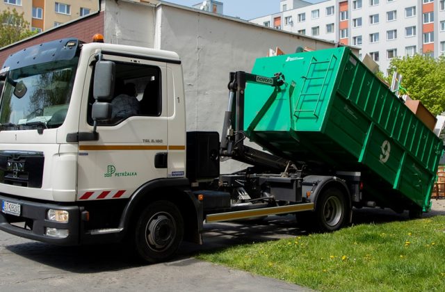 Petržalka počas marca a apríla pristaví veľkokapacitné kontajnery v 84 lokalitách, ide o prevenciu voči tvorbe čiernych skládok