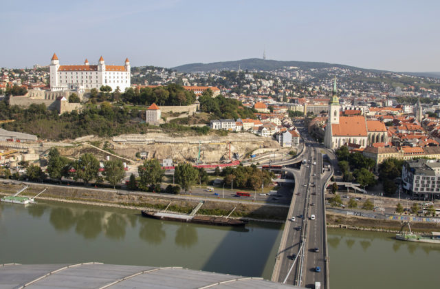 Hlavné mesto pokračuje s obnovou umeleckých diel vo verejnom priestore, obnovilo plastiku Zrod života