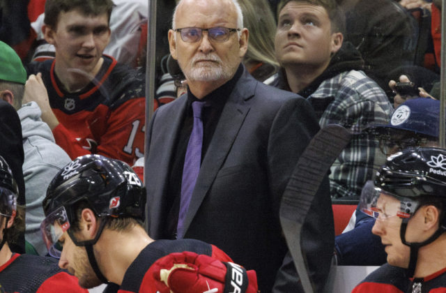 Šimon Nemec má v NHL nového trénera, Devils po Ruffovi dočasne povedie Green