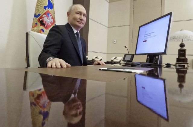 Prezidentské voľby v Rusku: Putin podľa prvotných odhadov získal takmer 88 % hlasov