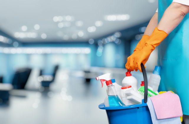 Kamenického ministerstvo si vybralo dodávateľa čistiacich služieb za takmer 370-tisíc eur