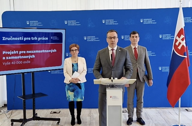 Zamestnaní aj nezamestnaní budú môcť získať finančnú podporu na vzdelávanie či rekvalifikáciu (video)