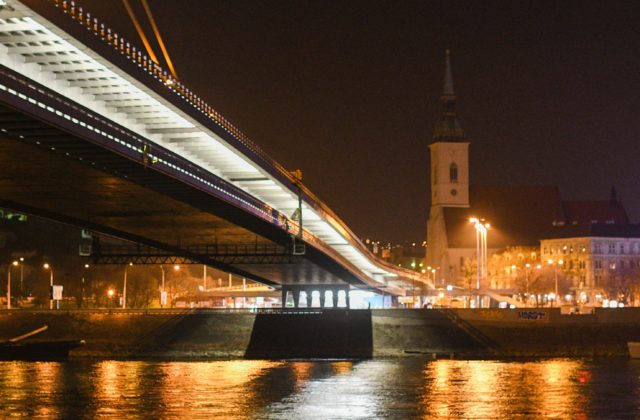 Mestá a obce vypnú počas večera na hodinu osvetlenie, do kampane Hodina Zeme sa zapojí aj kancelária Národnej rady