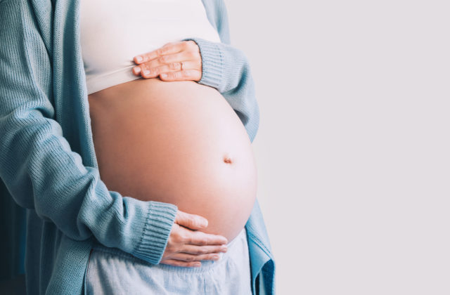 Európanky odkladajú narodenie prvého dieťaťa do vyššieho veku, na Slovensku sú vo veku prvorodičiek výrazné regionálne rozdiely