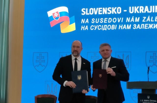 Ficova vláda rokuje v Michalovciach s ukrajinskou, obnova vojnou zničenej krajiny je pre slovenské firmy obrovskou príležitosťou (video)