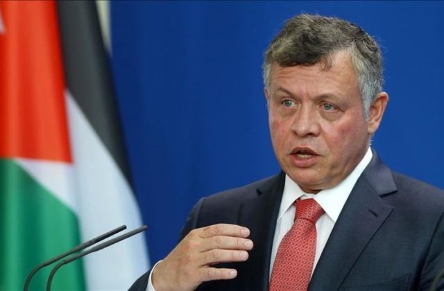 Jordánska armáda čiastočne ničila iránske drony letiace na Izrael, niektoré leteli nad územím krajiny