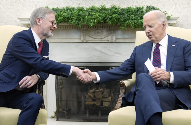 Premiér Fiala sa v Bielom dome stretol s prezidentom Bidenom, ich hlavnou témou bola pomoc Ukrajine (foto)