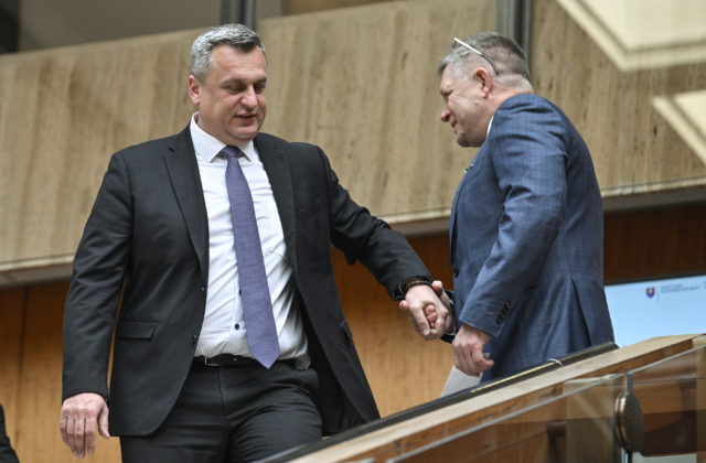 Fico chce zistiť presné čísla o personálnom obsadení v štátnych orgánoch, ďalším krokom bude konsolidácia