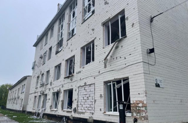 Rusi raketami zaútočili na mesto Černihiv. Hlásia najmenej 14 mŕtvych a desiatky zranených, medzi nimi aj deti