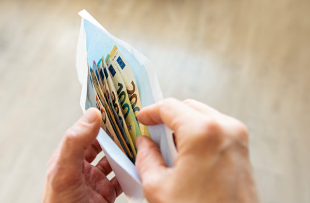 Mladý muž sa stal obeťou podvodu, prišiel o viac ako 46-tisíc eur