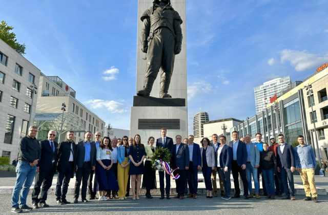 Na Štefánika by sme sa nemali pozerať s nostalgiou, podľa predsedu KDH potrebujeme vizionárskych a pracovitých politikov (foto)