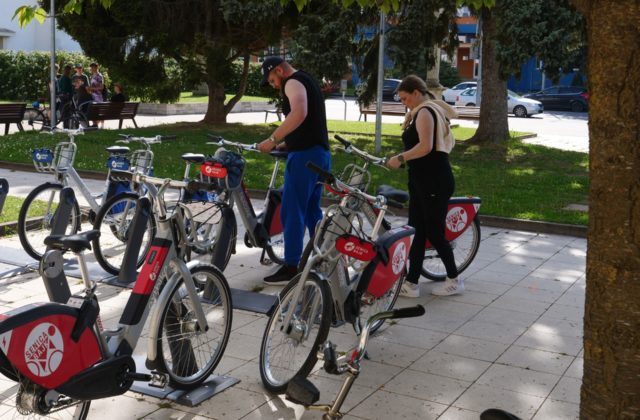 Seničania dávajú prednosť elektrobicyklom pred klasickými bicyklami (foto)