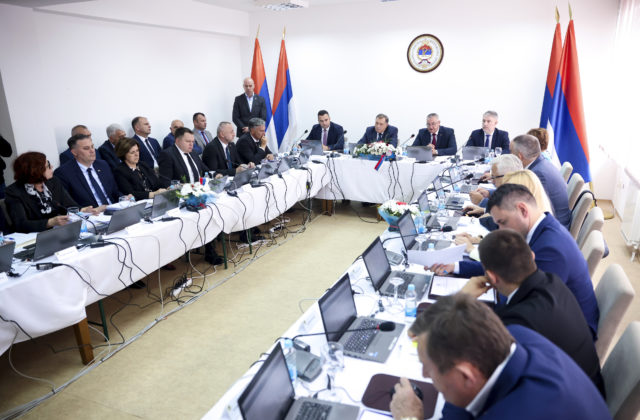 Valné zhromaždenie OSN schválilo rezolúciu na pamiatku genocídy v Srebrenici, Srbi jej schválenie odmietali