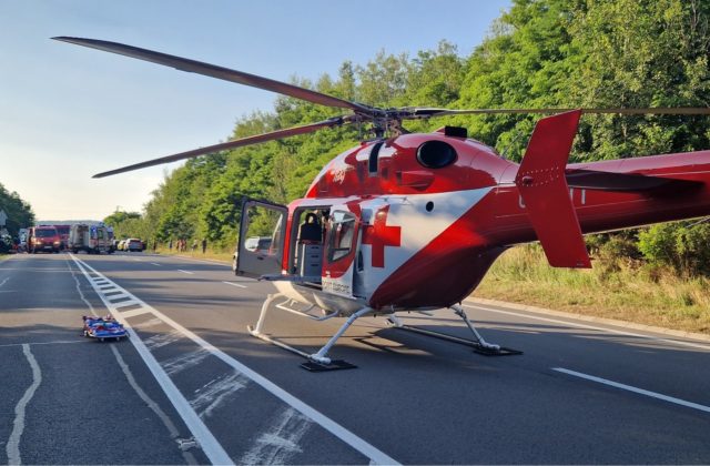 Na D1 sa zrazilo 10 áut, po nehode ju museli uzavrieť