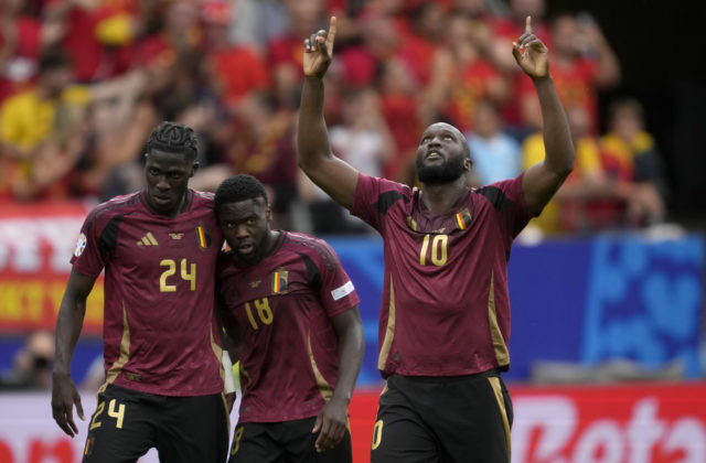 Smoliar Lukaku sa už bojí oslavovať góly na ME vo futbale, tvrdí jeho spoluhráč Doku