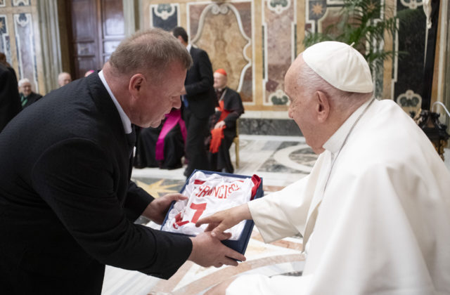 Ako využívať umelú inteligenciu na lepší život, starostlivosť o prírodu a mier vo svete