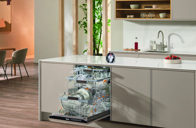 Miele oslavuje 125 rokov: Takýto bol vývoj umývačiek riadu od prvého modelu po inteligentné systémy