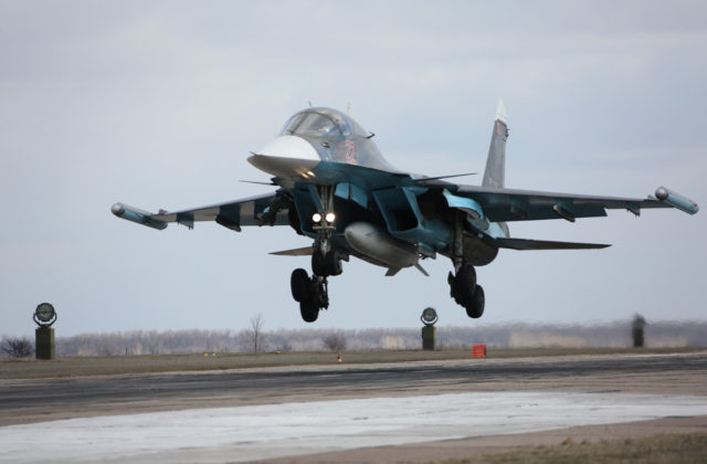 Na zastavenie postupu Ruska je nutné zničiť jeho bombardéry zhadzujúce riadené bomby, tvrdí Kuleba