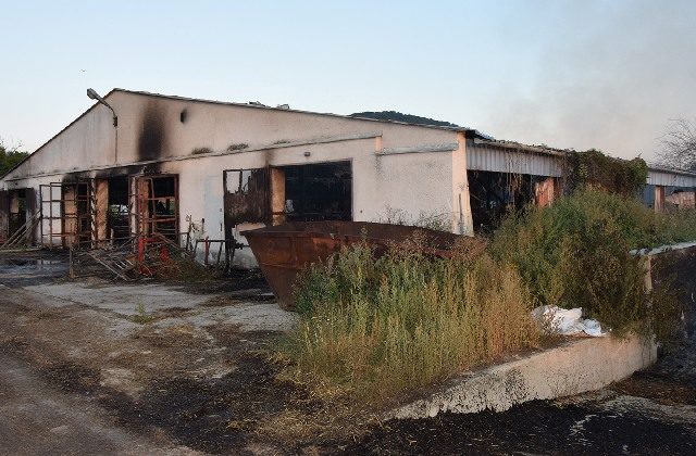 Požiar na družstve v Novom Meste nad Váhom spôsobil 340-tisícovú škodu, prípad vyšetruje kriminálna polícia (foto)