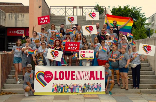 Zamestnanci spoločnosti Henkel Slovensko sa zúčastnili Dúhového Pridu a vyzdvihli tak jedinečnosť LGBTI+ ľudí