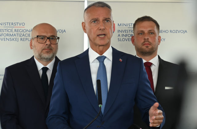 Rašiho ministerstvo preberá agendu mestského rozvoja. 50 miliónov eur investuje do schátraných budov a zdieľaných služieb (video)