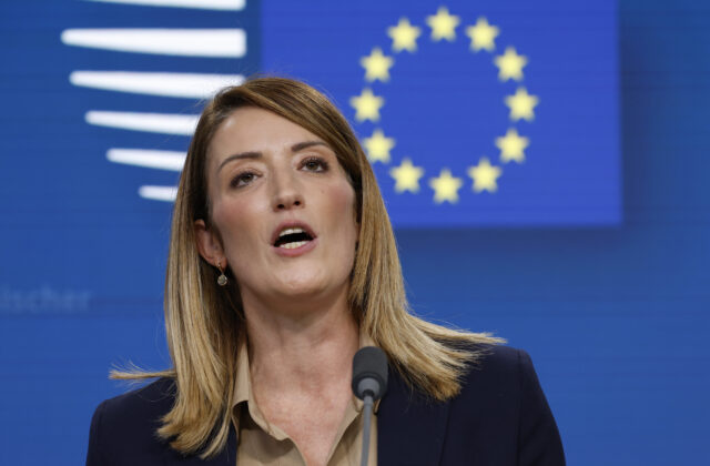 Europoslanci schválili pôžičku Ukrajine krytú ruskými aktívami do 35 miliárd eur