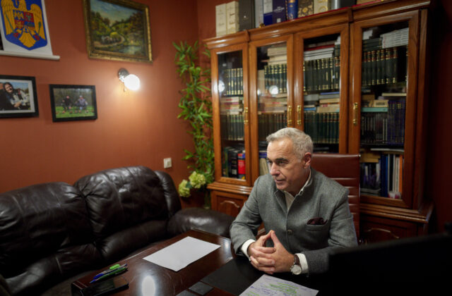 Rumunské úrady vykonali razie v súvislosti s financovaním kampane prezidentského kandidáta Georgescua