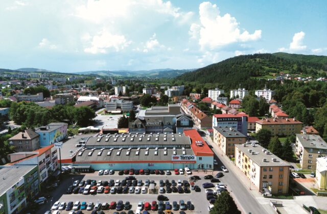 V Čadci zachránila COOP Jednota starú budovu po bývalej fabrike Tatra. Dnes slúži všetkým