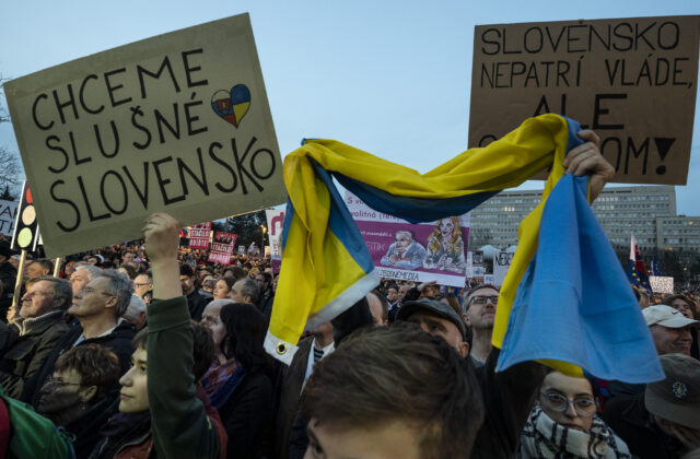 OZ Mier Ukrajine v piatok organizuje protest, ľudia si majú priniesť rapkáče aj vlajky Európskej únie