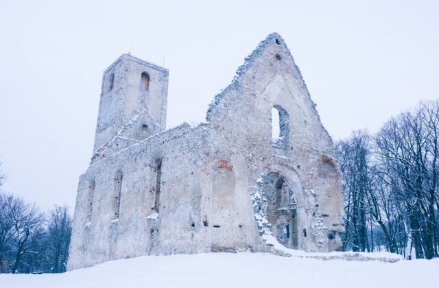 Na Katarínke pri Trnave našli vlani vchod do kláštornej pivnice aj zachované nápisy z dávnych čias