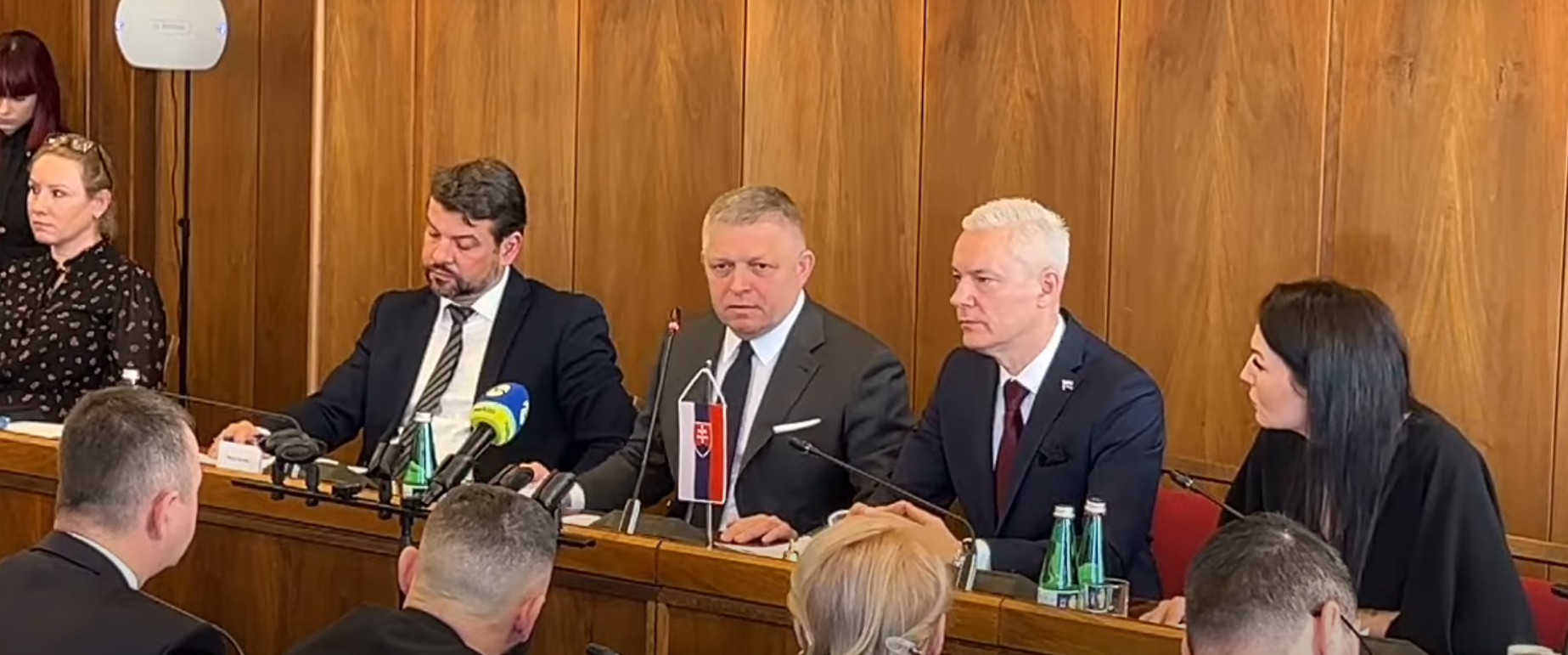 Robert Fico podľa opozície ohrozuje členstvo Slovenska v EÚ a NATO