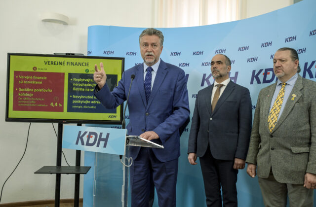 Slovensko smeruje ku scenáru gréckej cesty, vláda sa pre konsolidačné opatrenia podľa KDH utápa v chaose – VIDEO