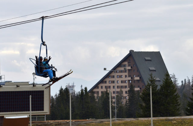 Štrbské Pleso chce začať lyžiarsku sezónu v prvej polovici decembra, už aj s novou lanovkou – VIDEO