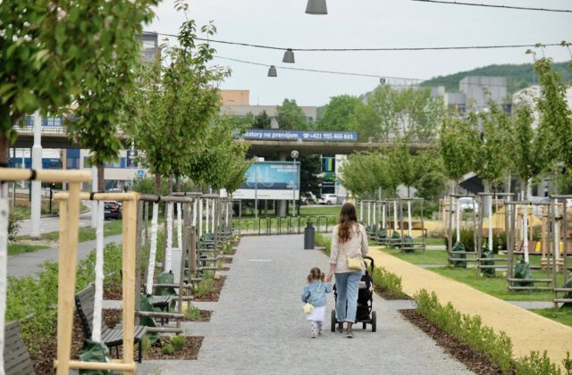 Staré Mesto pokračuje v rozvoji verejných priestorov a modernizácii školských zariadení