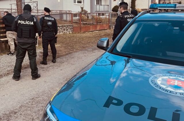 Muž sa vyhrážal žene zabitím, v Sačurove musela zasahovať polícia