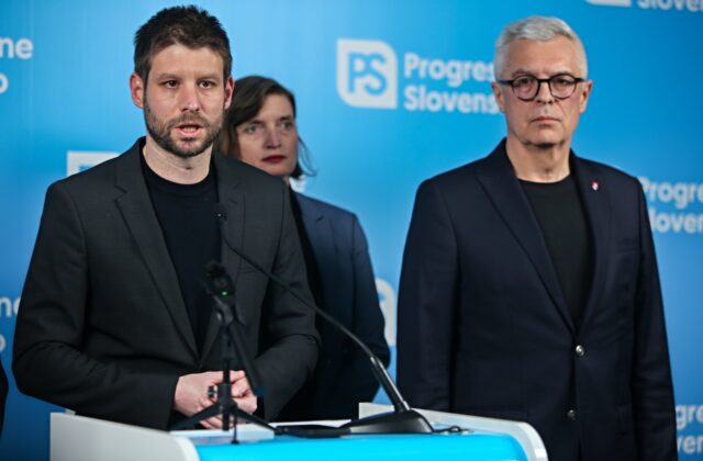 Progresívci predstavili päťbodový plán na udržanie Slovenska za európskym stolom – VIDEO