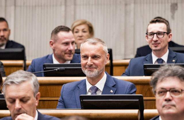 Bude Richard Raši predseda parlamentu? Rozhodne sa v tajnom hlasovaní – NAŽIVO
