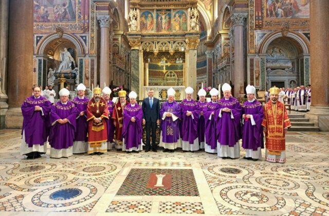 V Ríme sa začala slovenská Národná púť, spolu s tisíckami pútnikov sa jej zúčastnil aj prezident SR