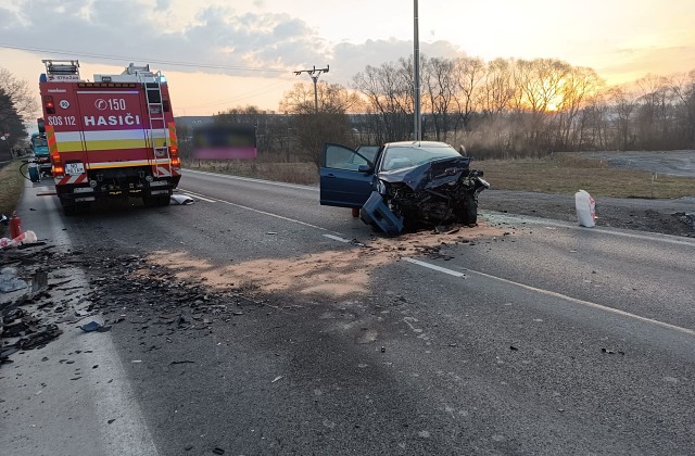 Tragická nehoda medzi Námestovom a obcou Klin, čelná zrážka si vyžiadala život 53-ročného muža – FOTO