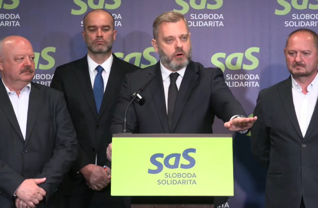 Vymenovanie Zuriana za generála je výsmechom atentátu na premiéra Fica, tvrdí Pravicový blok – VIDEO