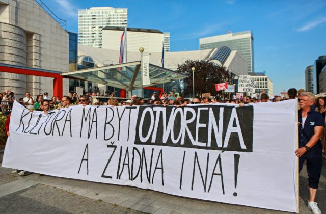 Netreba nám Netrebko, Otvorená kultúra! zorganizuje protestné zhromaždenie pred budovou SND